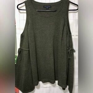 American Eagle cold shoulder sweater